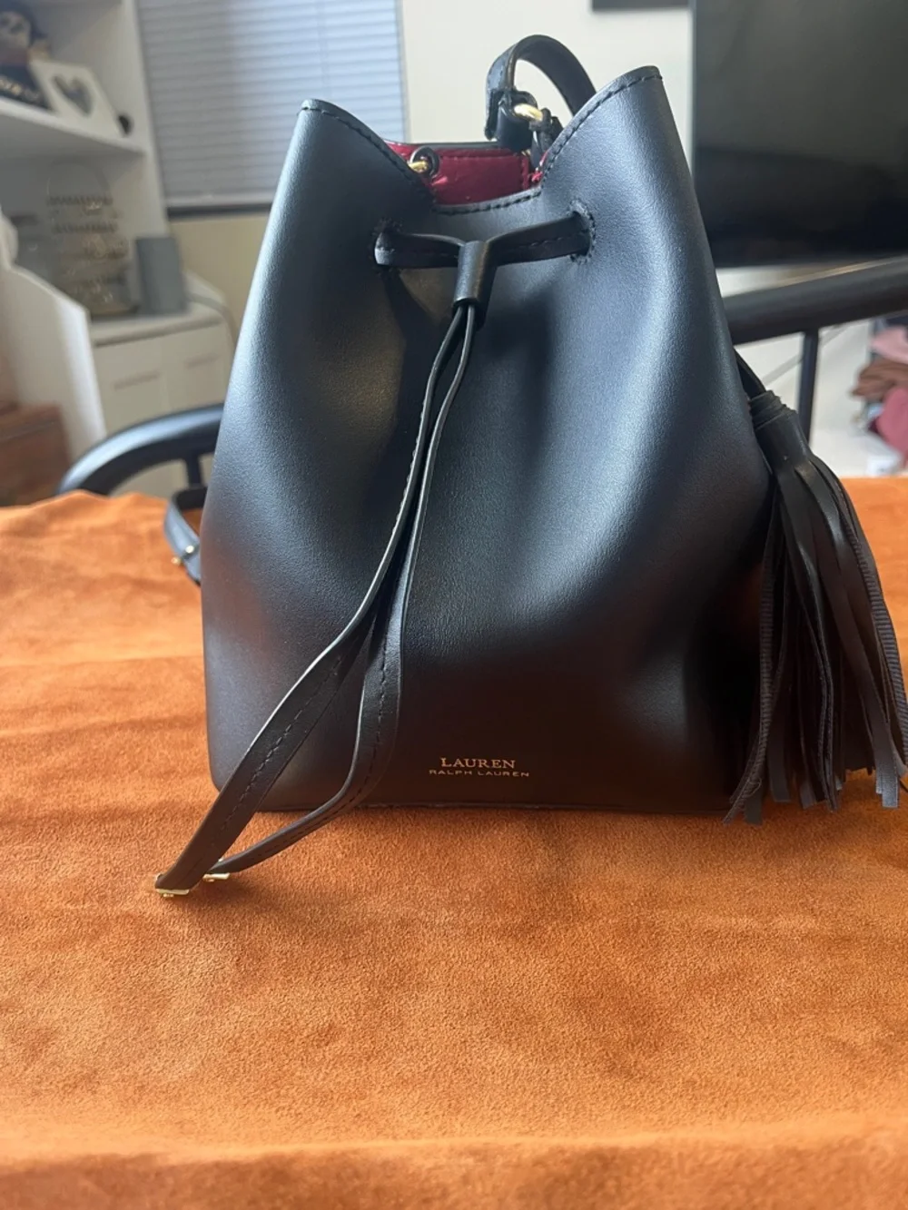 Lauren Ralph Lauren Black Leather Drawstring Bucket Crossbody - Picture 1 of 13